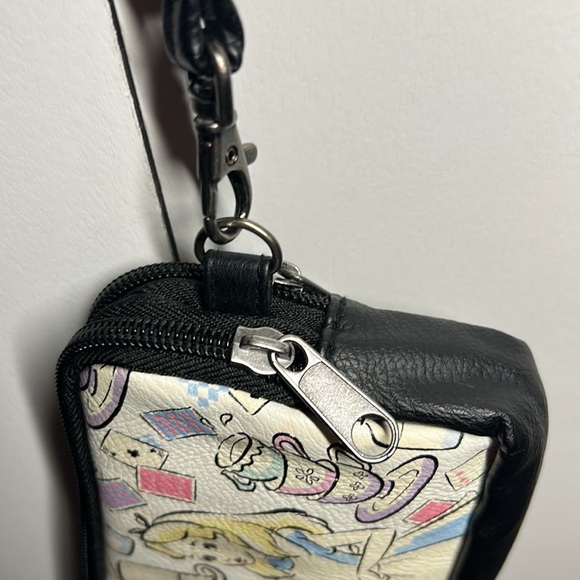Disney Alice in Wonderland Wristlet Clutch - Picture 3 of 8